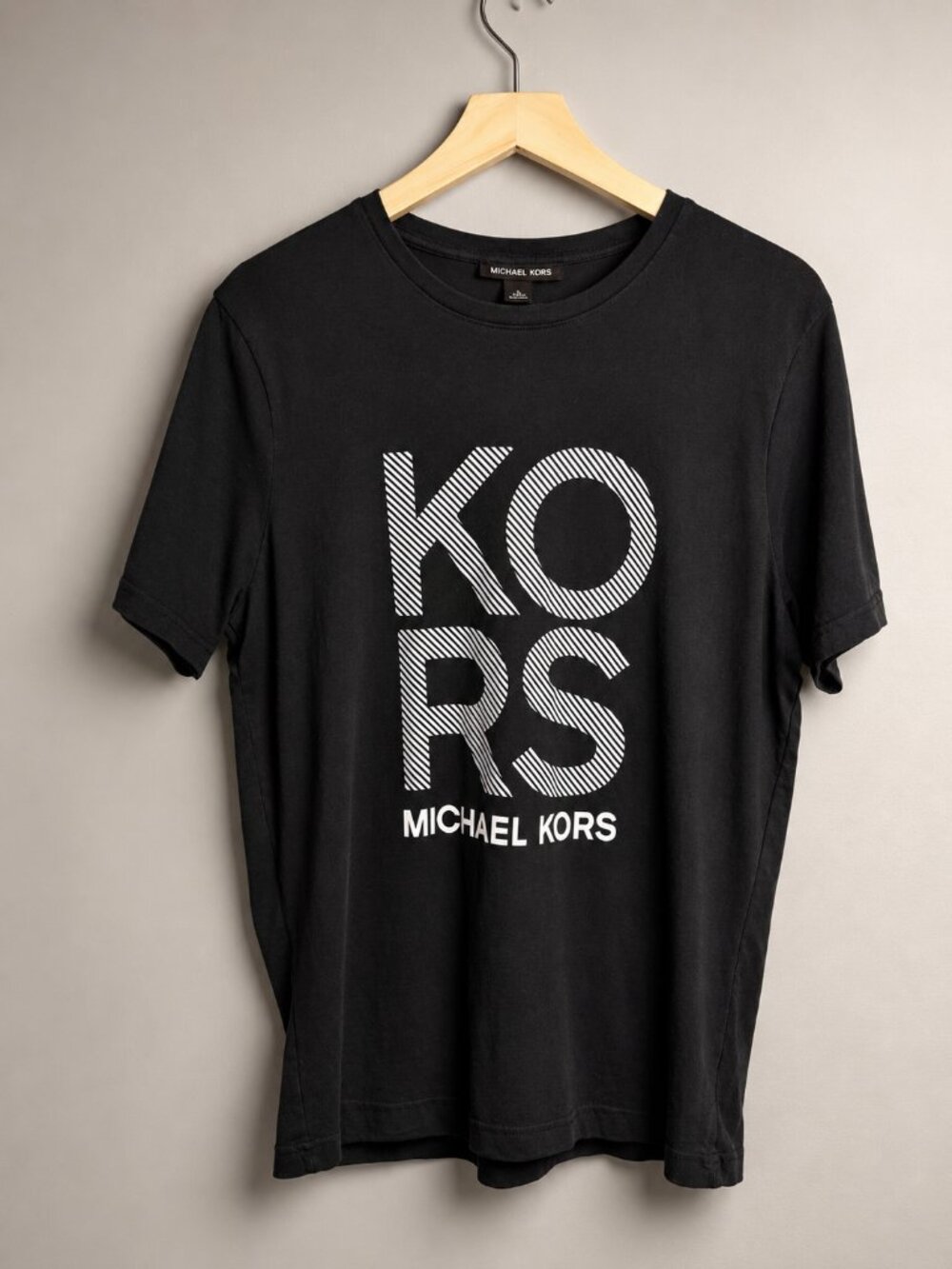 Michael Kors Men’s Black Logo Graphic T-Shirt Large Slim Fit